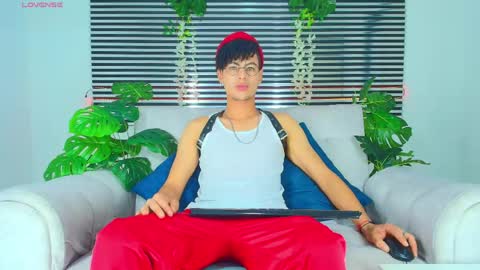 Thiago Saenzz online show from April 16, 2:44 am