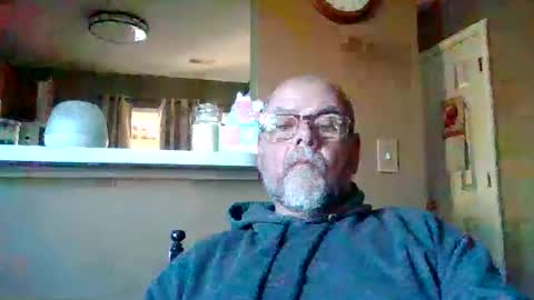 thisguy374 online show from December 14, 9:00 pm