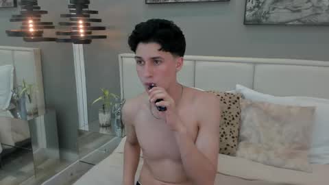 Thom online show from April 25, 3:53 am