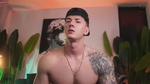 Thomas Falcon online show from November 27, 1:53 am