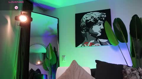 Thomas Falcon online show from February 5, 12:39 am