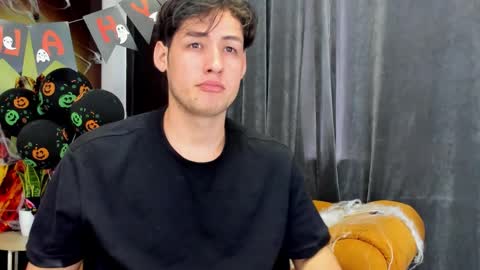 Snapshot of thomas_lester chatting on October 24, 6:09 pm thomas_lester online show from October 24, 6:09 pm