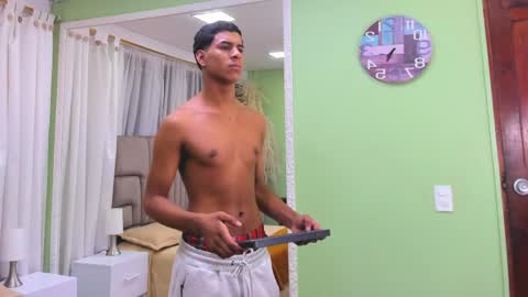 Thomas Valkov online show from May 1, 11:35 am