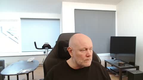 thomash32 online show from September 24, 7:29 am