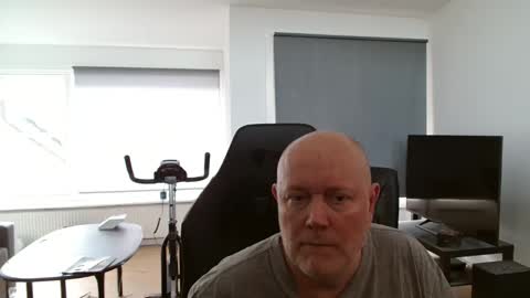 thomash32 online show from September 18, 3:25 pm