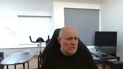 thomash32 online show from September 25, 8:57 am