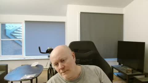 thomash32 online show from October 5, 4:55 pm