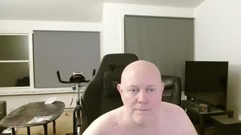 thomash32 online show from September 15, 11:17 pm