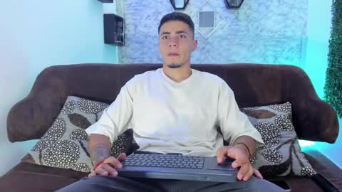 thomass_conor online show from November 18, 6:22 pm