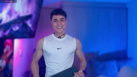 Thom Klein online show from February 25, 7:59 pm