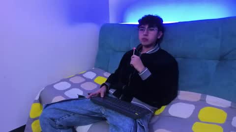  thommy comp online show from March 9, 3:23 am