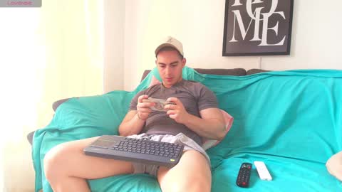 thomylov online show from March 7, 6:43 pm