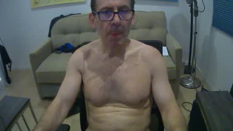 JustMe online show from April 6, 1:01 pm