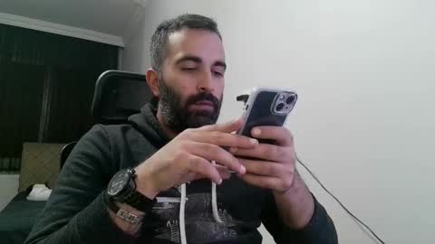 tiglatpleser online show from December 4, 10:41 pm