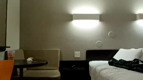 Joycejoy online show from May 6, 4:38 pm