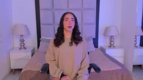 Thomm  Independent Model online show from February 1, 9:13 pm