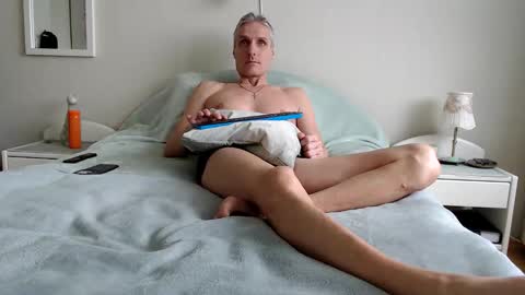 Daniel Bisexual uncut 20cm online show from March 1, 8:25 am