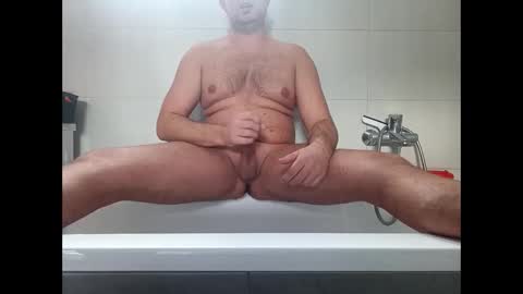 Snapshot of tom_horny84 chatting on January 28, 11:17 am tom_horny84 online show from January 28, 11:17 am