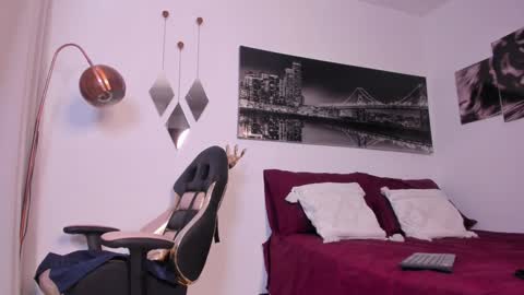 TOM MCKLEEIN  instagram online show from January 7, 5:09 pm