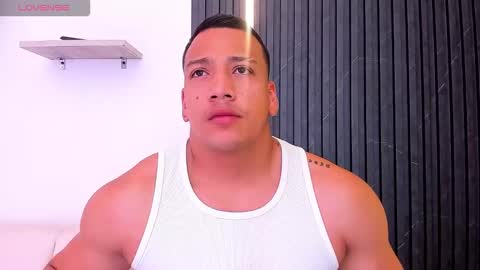 Tom muscle1 online show from October 28, 11:45 am