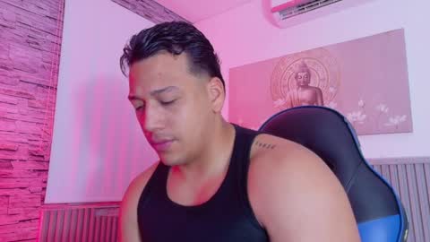 Tom muscle1 online show from March 16, 11:58 am