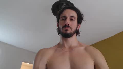 Snapshot of tom_show chatting on February 3, 5:03 pm tom_show online show from February 3, 5:03 pm