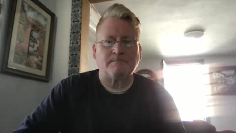 Snapshot of tomascausa chatting on February 3, 6:28 pm Hola online show from February 3, 6:28 pm