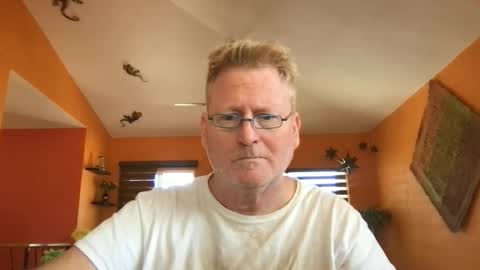 Hola online show from February 26, 8:10 pm