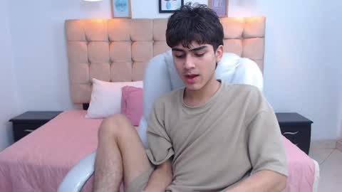 Snapshot of tommy18__ chatting on February 4, 6:46 am Tommy  online show from February 4, 6:46 am