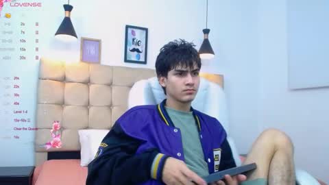 Snapshot of tommy18__ chatting on February 9, 6:43 am Tommy  online show from February 9, 6:43 am