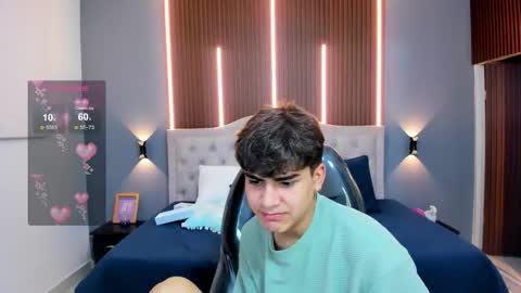 Snapshot of tommy18__ chatting on October 19, 5:01 am Tommy  online show from October 19, 5:01 am