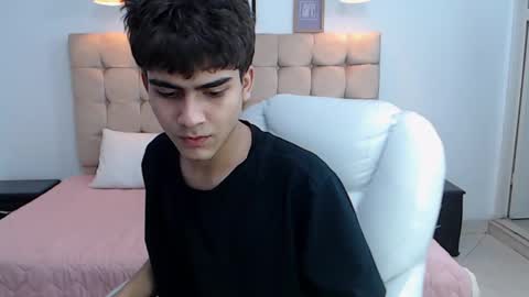 Snapshot of tommy18__ chatting on January 16, 6:14 am Tommy  online show from January 16, 6:14 am