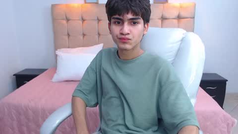 Snapshot of tommy18__ chatting on February 5, 6:46 am Tommy  online show from February 5, 6:46 am