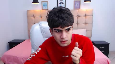 Snapshot of tommy18__ chatting on January 22, 6:42 am Tommy  online show from January 22, 6:42 am