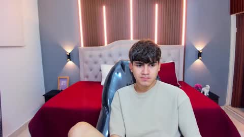 Snapshot of tommy18__ chatting on October 24, 4:03 am Tommy  online show from October 24, 4:03 am