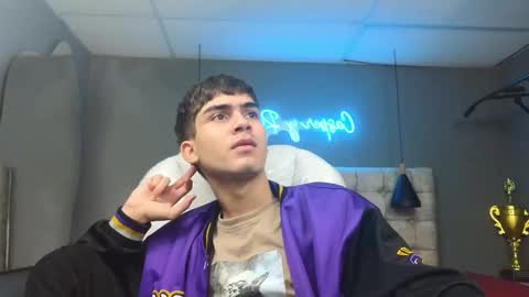 Snapshot of tommy18__ chatting on February 27, 7:12 am Tommy  online show from February 27, 7:12 am