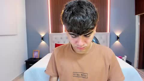 Snapshot of tommy18__ chatting on October 15, 3:58 am Tommy  online show from October 15, 3:58 am