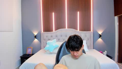 Snapshot of tommy18__ chatting on October 22, 3:21 am Tommy  online show from October 22, 3:21 am