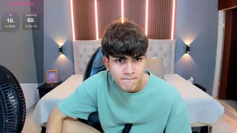 Snapshot of tommy18__ chatting on September 14, 4:25 am Tommy  online show from September 14, 4:25 am