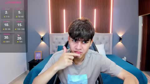 Snapshot of tommy18__ chatting on September 24, 3:39 am Tommy  online show from September 24, 3:39 am