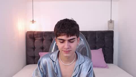 Snapshot of tommy18__ chatting on January 7, 1:43 pm Tommy  online show from January 7, 1:43 pm