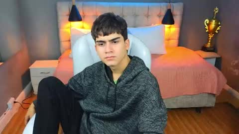 Snapshot of tommy18__ chatting on March 12, 7:02 am Tommy  online show from March 12, 7:02 am