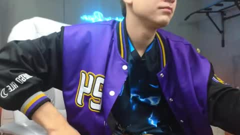 Snapshot of tommy18__ chatting on February 14, 6:45 am Tommy  online show from February 14, 6:45 am