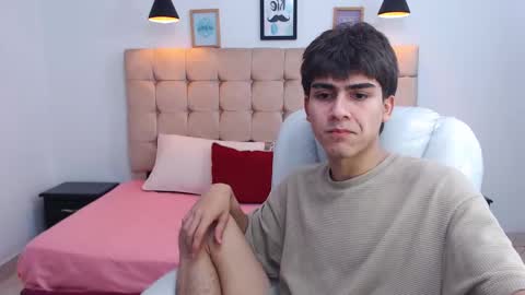 Snapshot of tommy18__ chatting on January 24, 6:35 am Tommy  online show from January 24, 6:35 am