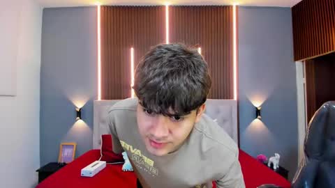 Snapshot of tommy18__ chatting on October 25, 4:36 am Tommy  online show from October 25, 4:36 am