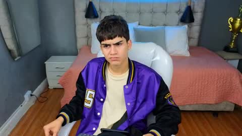 Snapshot of tommy18__ chatting on March 11, 7:15 am Tommy  online show from March 11, 7:15 am