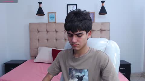 Snapshot of tommy18__ chatting on January 25, 4:34 am Tommy  online show from January 25, 4:34 am