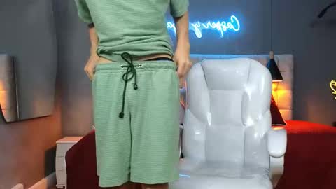 Snapshot of tommy18__ chatting on February 23, 6:22 am Tommy  online show from February 23, 6:22 am