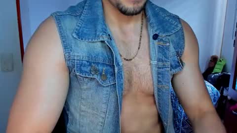 Twitter BreddTommy IG tommy bredd online show from November 26, 8:23 pm