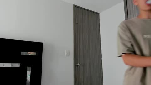   online show from February 6, 2:15 pm